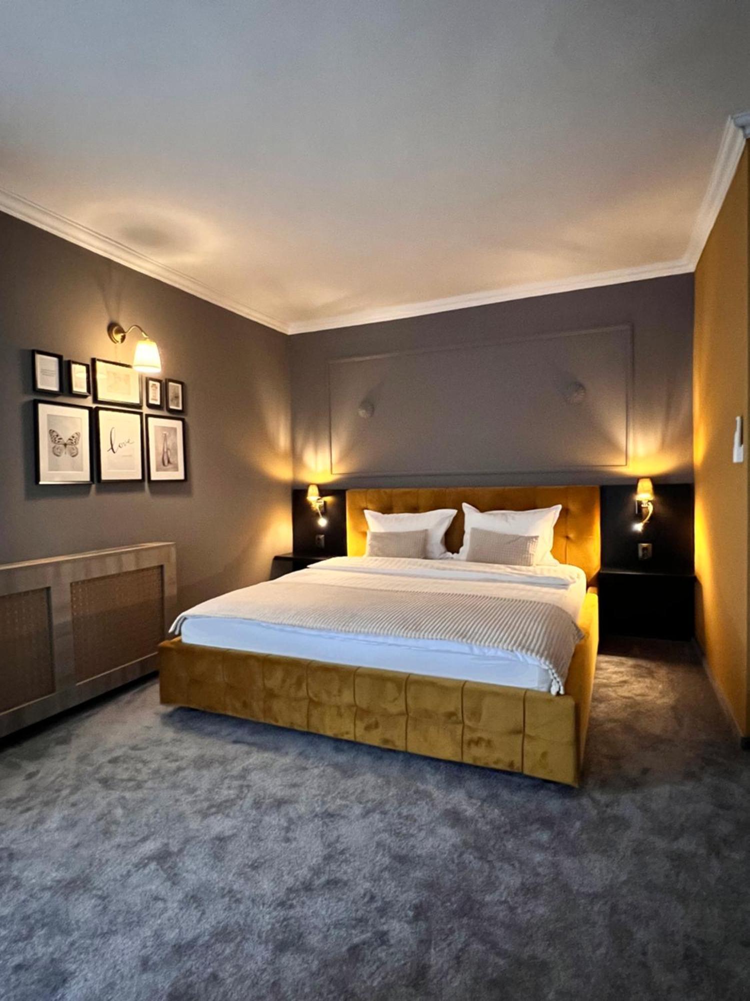 טימישוארה Hotel Coco מראה חיצוני תמונה